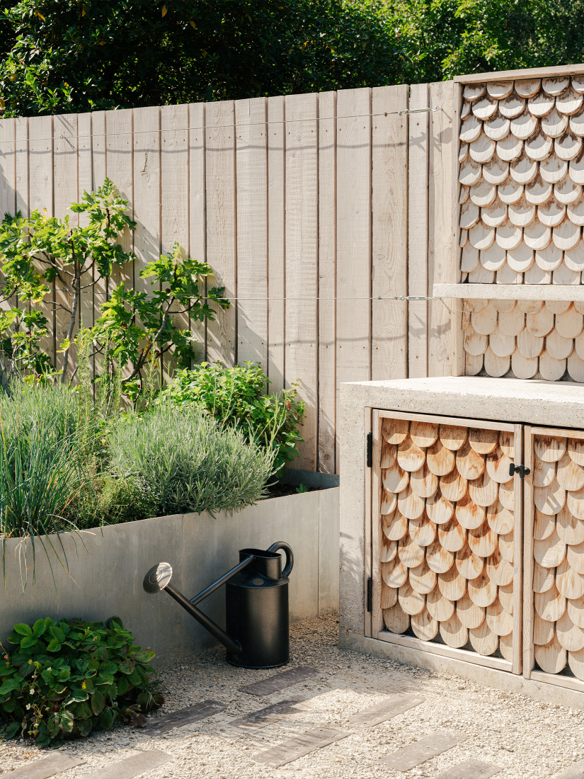 Scales of Cedar define the cooking space